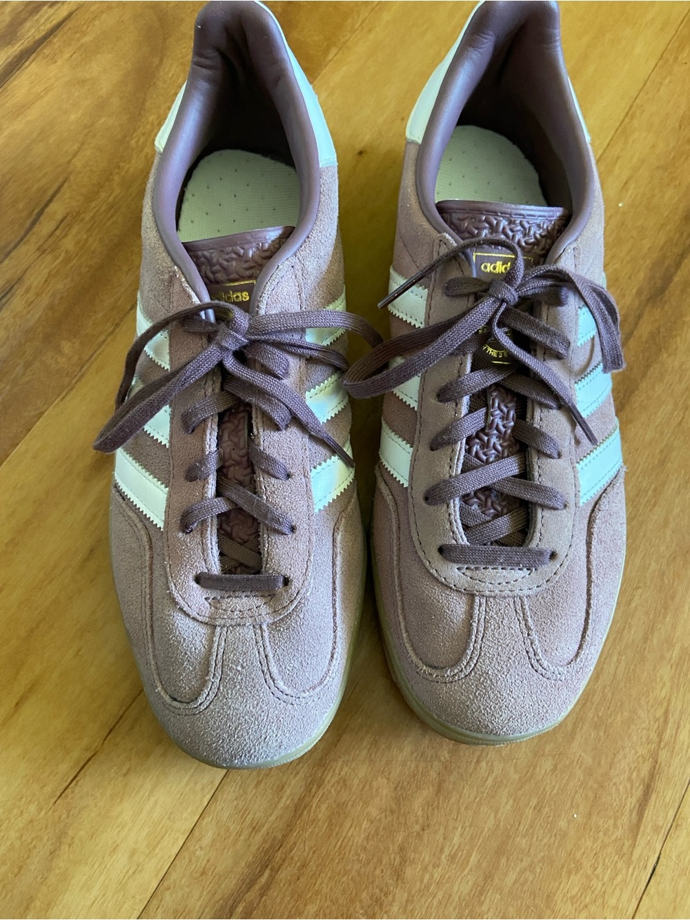 adidas Women’s Suede Sneakers in Mauve with White Stripes size 8.5